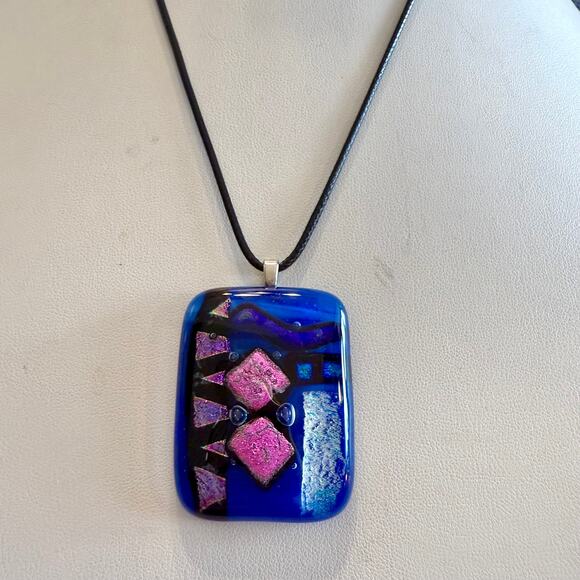 Gorgeous Handcrafted Dichroic Fused Artisan Glass Pendant - Picture 9 of 9